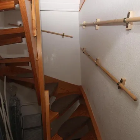 10 Apartment *