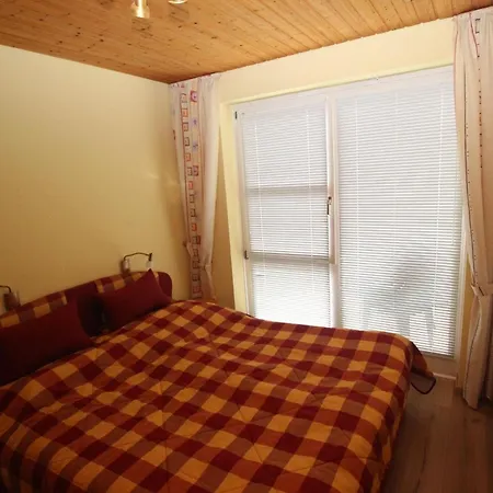 10 Apartment