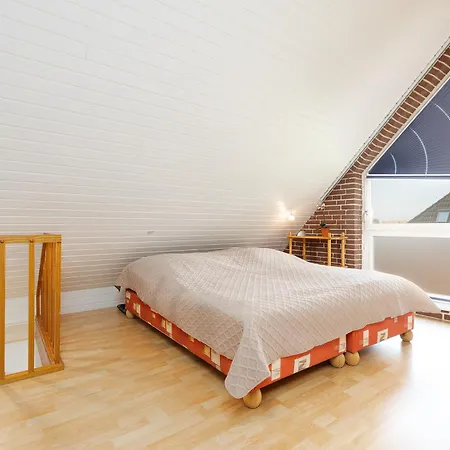 Apartment 10